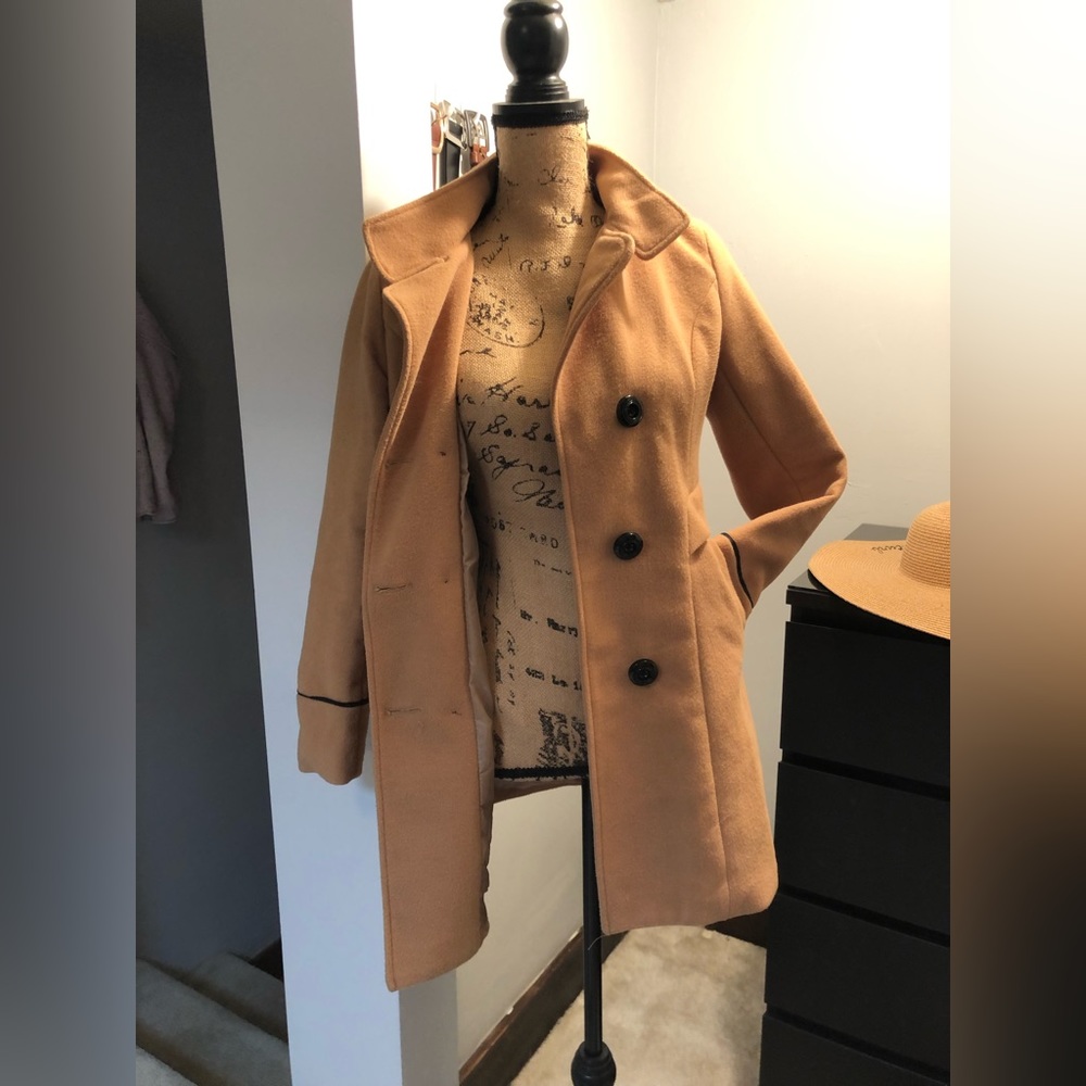 Tan jacket - Picture 2 of 4